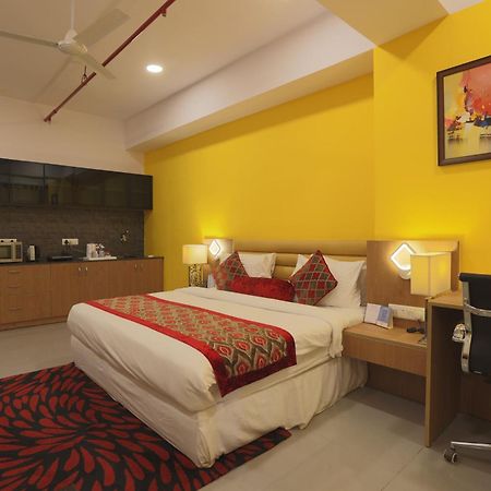 Hotel Downtown Gandhinagar Ngoại thất bức ảnh
