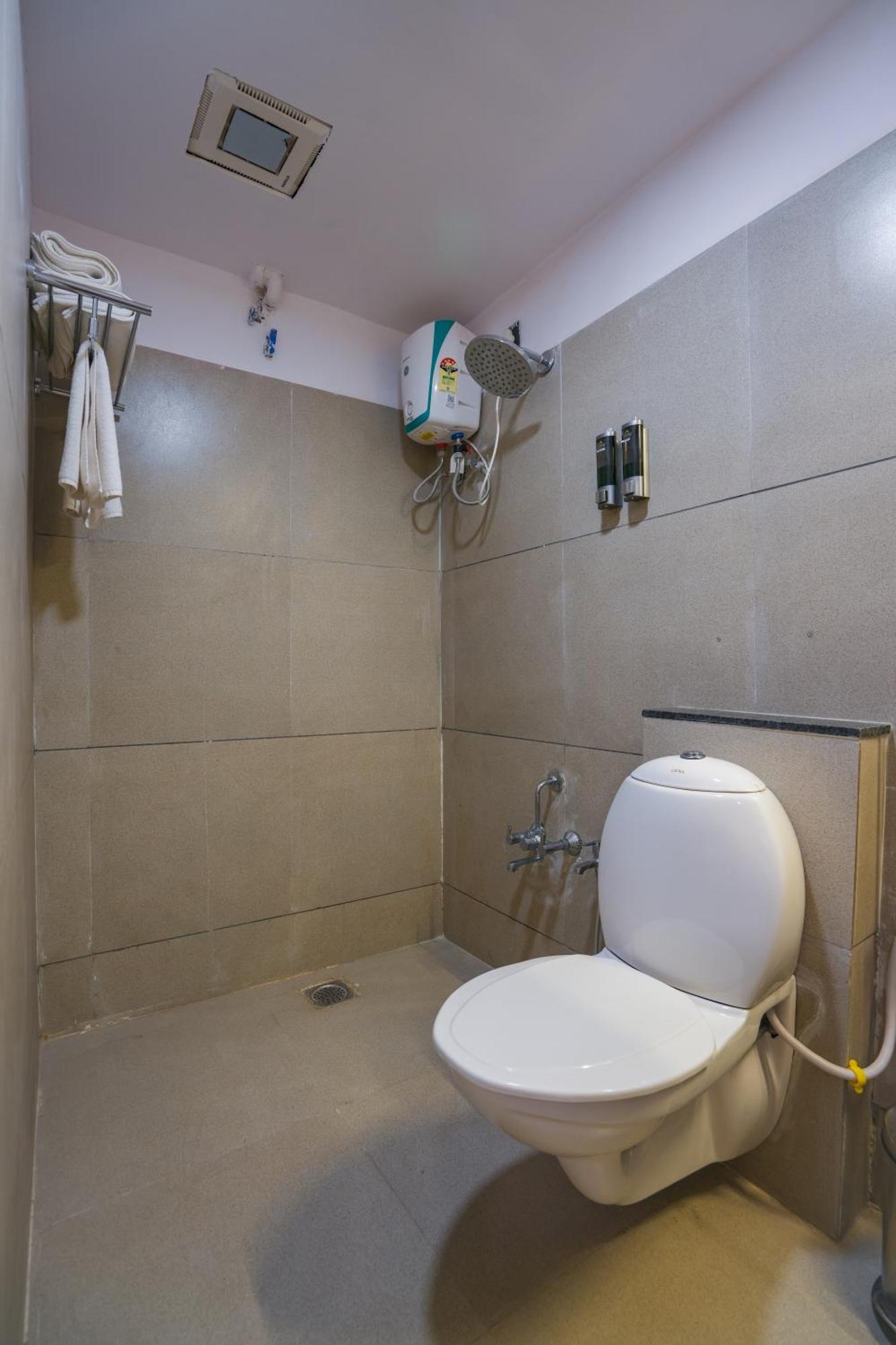 Hotel Downtown Gandhinagar Ngoại thất bức ảnh