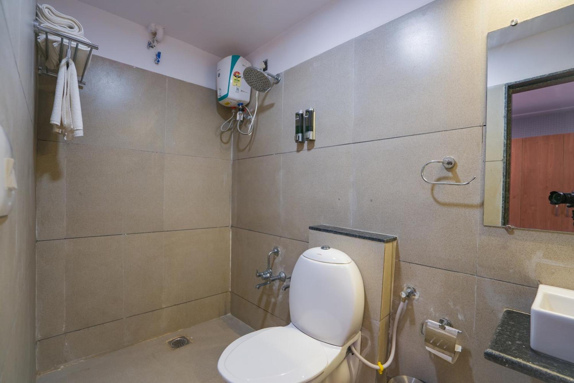 Hotel Downtown Gandhinagar Ngoại thất bức ảnh