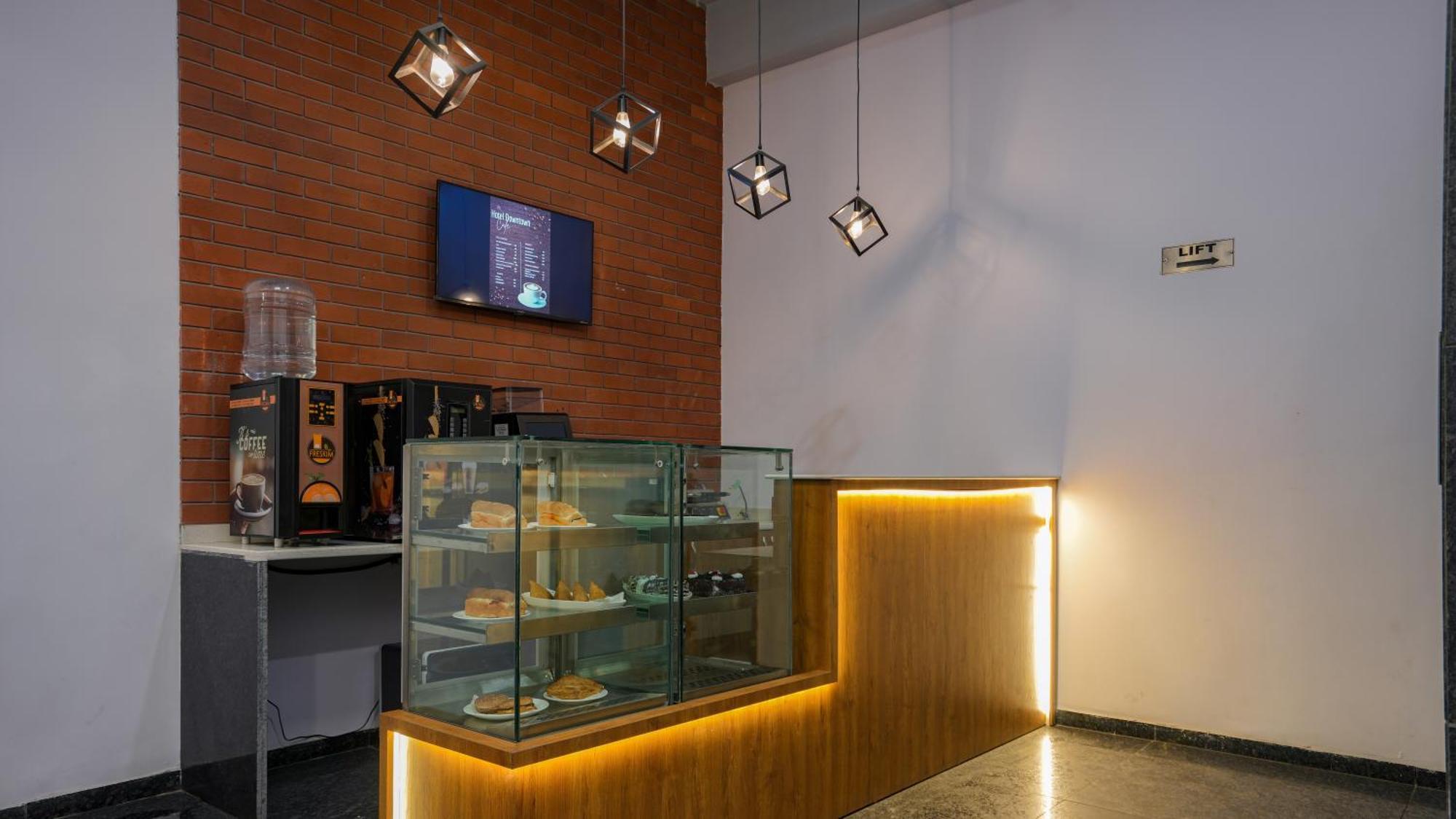 Hotel Downtown Gandhinagar Ngoại thất bức ảnh