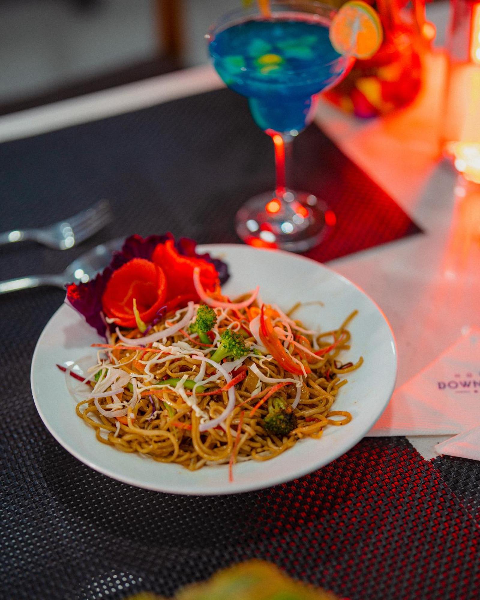 Hotel Downtown Gandhinagar Ngoại thất bức ảnh