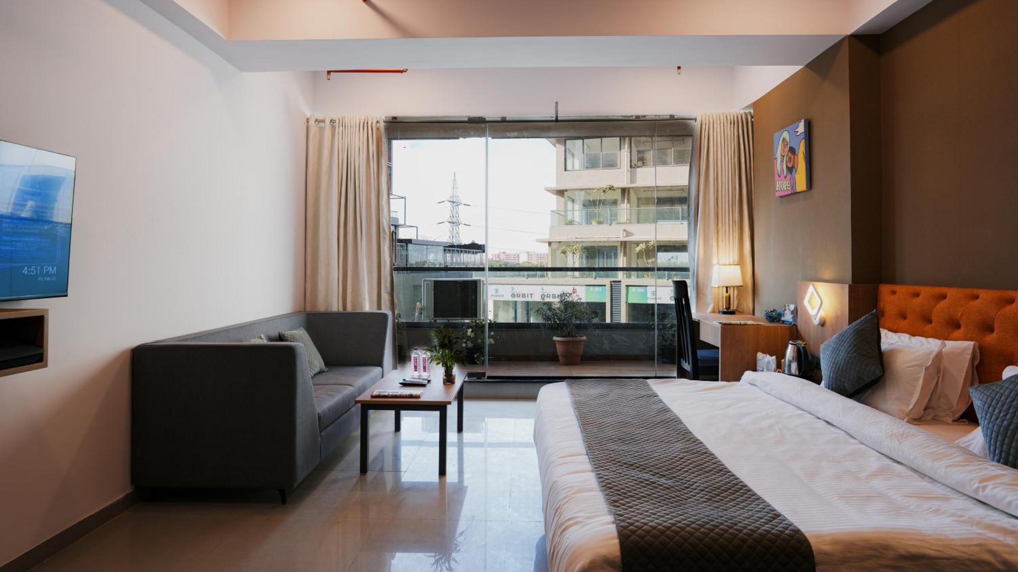 Hotel Downtown Gandhinagar Ngoại thất bức ảnh