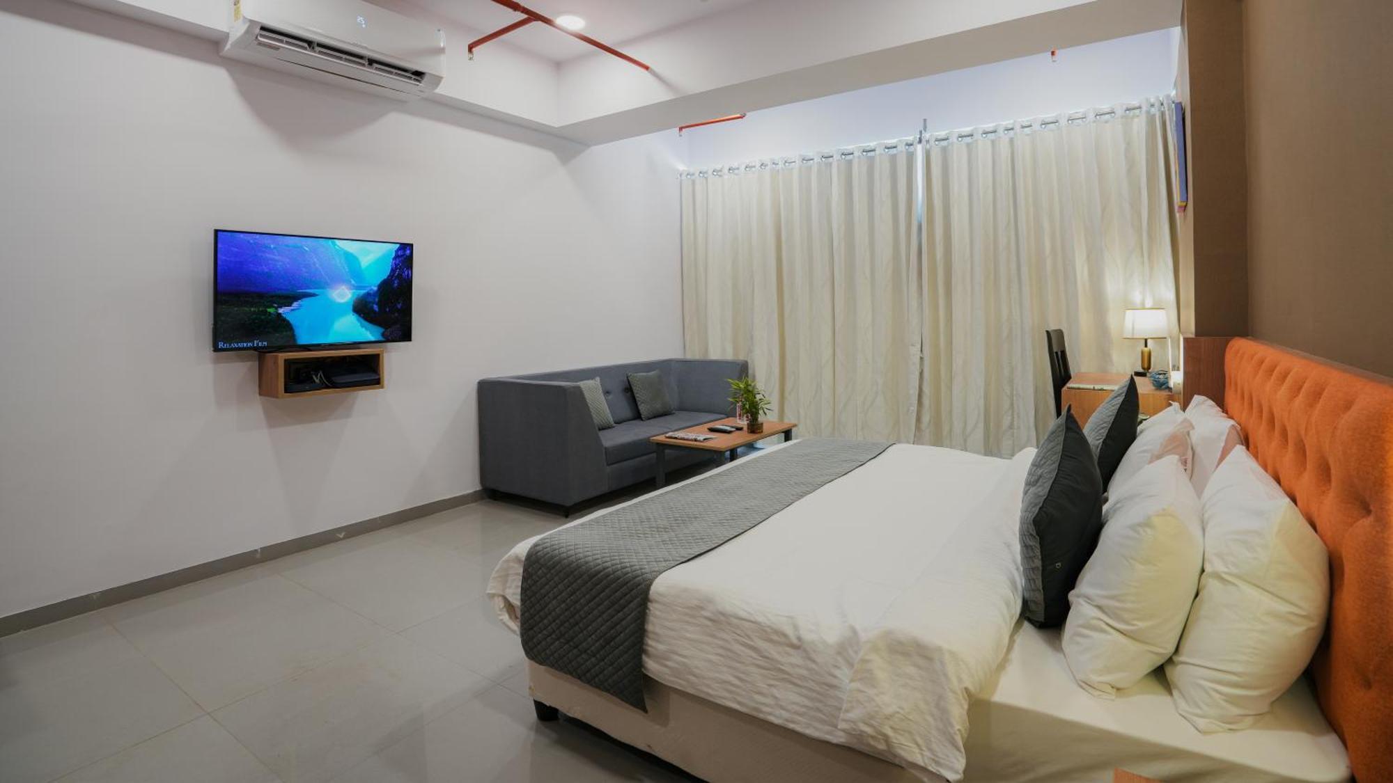 Hotel Downtown Gandhinagar Ngoại thất bức ảnh