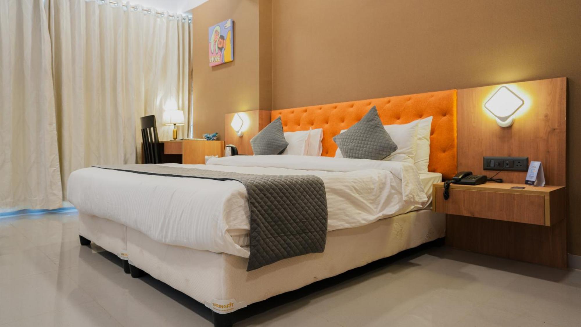 Hotel Downtown Gandhinagar Ngoại thất bức ảnh