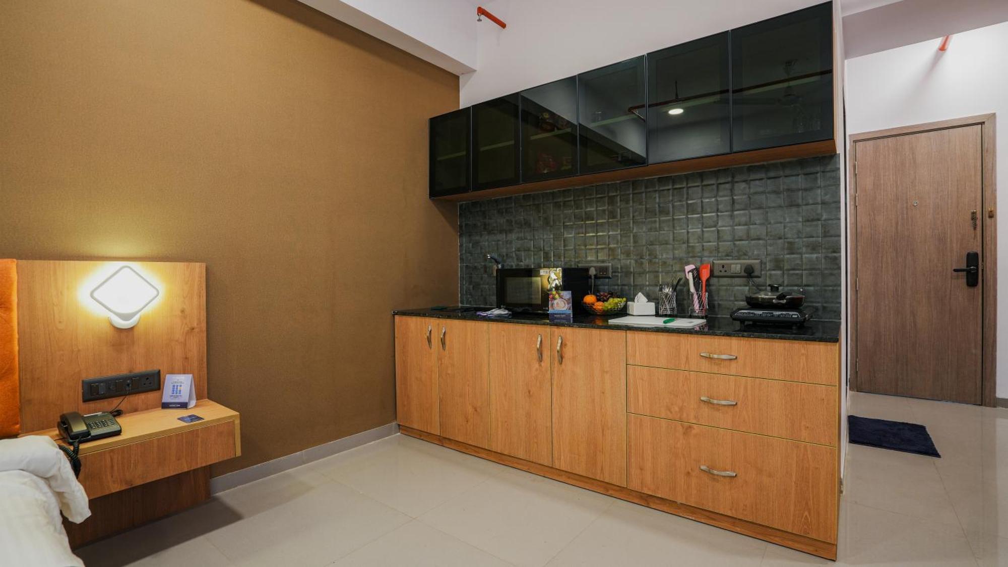 Hotel Downtown Gandhinagar Ngoại thất bức ảnh